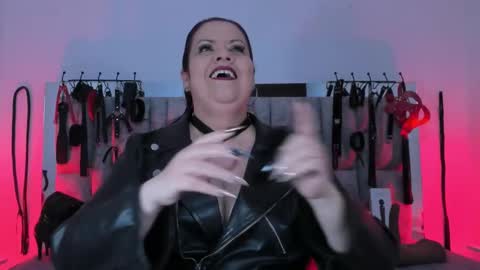 Vanessa online show from 11/25/25, 12:05