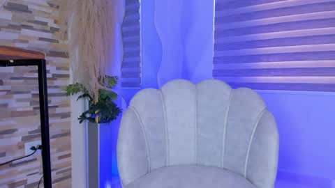 Vanessa Novvoa online show from 02/13/25, 09:06