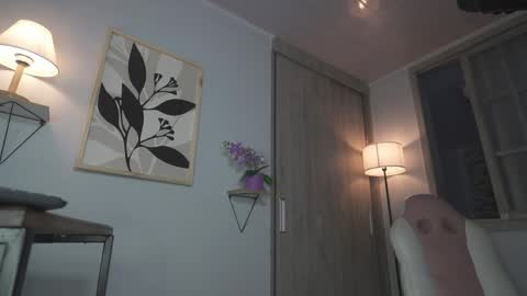 Vanessa Novvoa online show from 04/23/26, 09:17