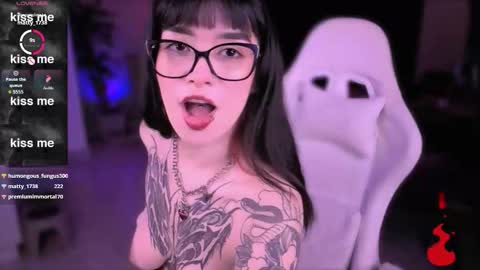 Vanessa  online show from 03/12/26, 04:18