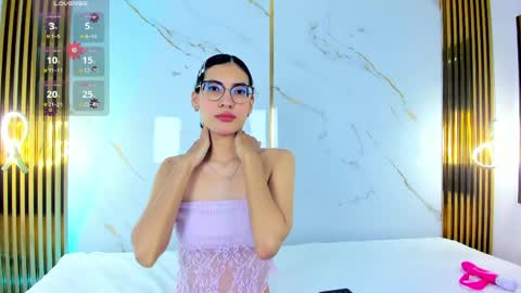 Snapshot of vanessaboch chatting on 05/14/26, 07:42 Vanessa online show from 05/14/26, 07:42