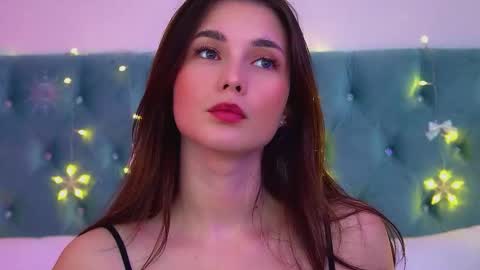 Vanessa online show from 12/19/25, 06:15