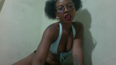 vanessah64 online show from 04/22/26, 12:18