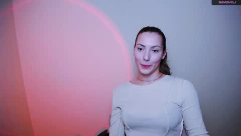 Snapshot of vanessakim_ chatting on 12/12/24, 06:42 Vanessa online show from 12/12/24, 06:42