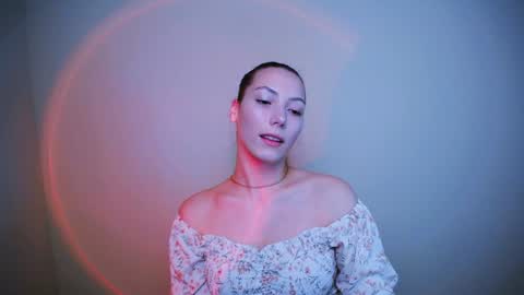 Snapshot of vanessakim_ chatting on 12/14/24, 10:28 Vanessa online show from 12/14/24, 10:28