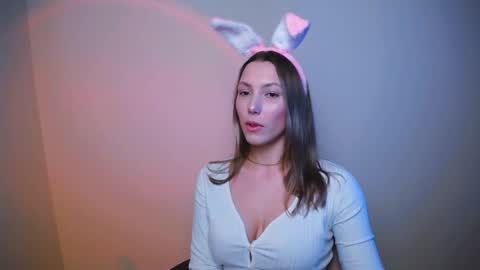 Snapshot of vanessakim_ chatting on 12/28/24, 10:02 Vanessa online show from 12/28/24, 10:02