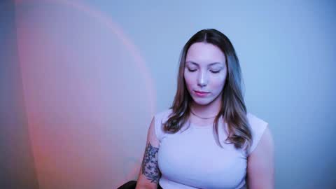 Snapshot of vanessakim_ chatting on 01/08/25, 09:44 Vanessa online show from 01/08/25, 09:44