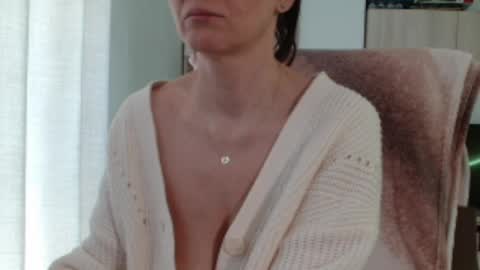 Vanessa online show from 04/01/26, 12:17