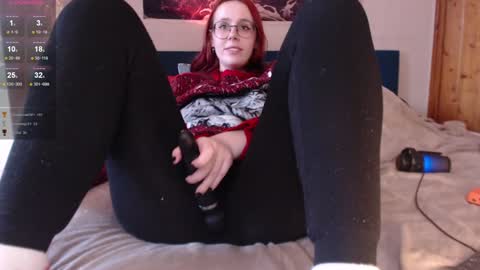 Snapshot of vanessalincum chatting on 12/17/24, 09:50 Vanessa follow me - I will answer you there at any time online show from 12/17/24, 09:50