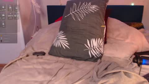 Snapshot of vanessalincum chatting on 01/09/25, 09:48 Vanessa follow me - I will answer you there at any time online show from 01/09/25, 09:48