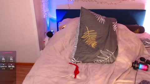 Snapshot of vanessalincum chatting on 02/07/25, 08:44 Vanessa follow me - I will answer you there at any time online show from 02/07/25, 08:44