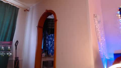 Snapshot of vanessalincum chatting on 02/17/25, 12:16 Vanessa follow me - I will answer you there at any time online show from 02/17/25, 12:16