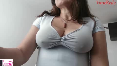 Vanesared2 online show from 11/19/25, 01:00