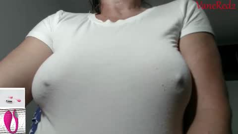 Vanesared2 online show from 04/19/26, 12:11