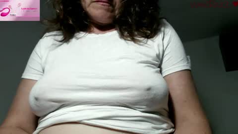 Snapshot of vanessared2 chatting on 07/03/26, 02:18 Vanesared2 online show from 07/03/26, 02:18