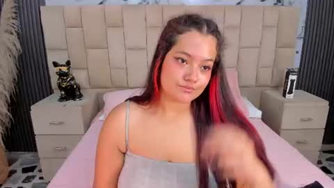 Snapshot of vanessascott_ chatting on 06/21/26, 07:33 vanessascott_ online show from 06/21/26, 07:33