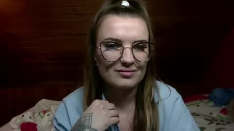 Snapshot of vanessaseduce chatting on 12/17/25, 07:31 Vanessa online show from 12/17/25, 07:31