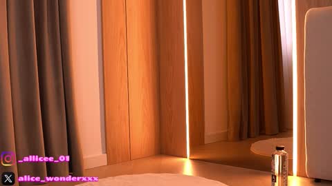 Vanessa Simon online show from 03/15/26, 06:19