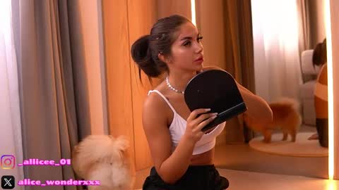 Vanessa Simon online show from 04/18/26, 05:22