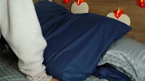 Snapshot of vanesse_ chatting on 02/14/25, 07:17 Irina online show from 02/14/25, 07:17