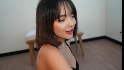 Snapshot of vanesse_ chatting on 03/08/25, 08:11 Irina online show from 03/08/25, 08:11