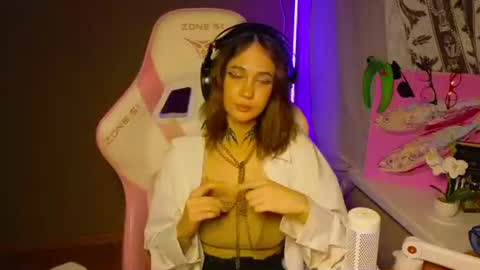 Snapshot of vaniajagger chatting on 07/10/26, 05:48 Aria online show from 07/10/26, 05:48