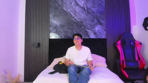 Snapshot of vanilla_hot_ chatting on 01/24/25, 01:14 vanilla_hot_ online show from 01/24/25, 01:14