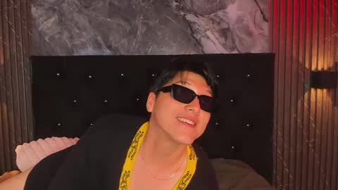 Snapshot of vanilla_hot_ chatting on 02/12/25, 04:44 vanilla_hot_ online show from 02/12/25, 04:44