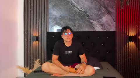 Snapshot of vanilla_hot_ chatting on 02/23/25, 10:20 vanilla_hot_ online show from 02/23/25, 10:20