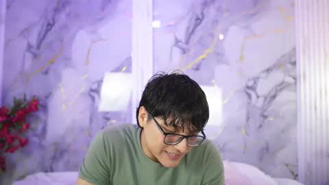 Snapshot of vanilla_hot_ chatting on 09/22/25, 08:00 vanilla_hot_ online show from 09/22/25, 08:00