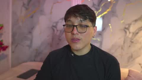 Snapshot of vanilla_hot_ chatting on 10/29/25, 01:46 vanilla_hot_ online show from 10/29/25, 01:46