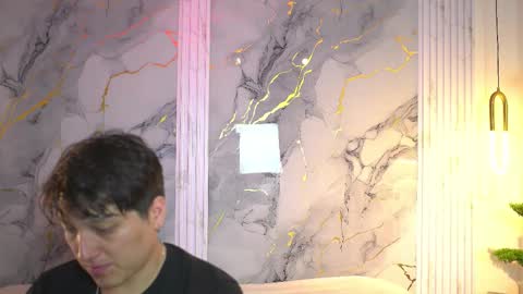 Snapshot of vanilla_hot_ chatting on 11/19/25, 01:33 vanilla_hot_ online show from 11/19/25, 01:33