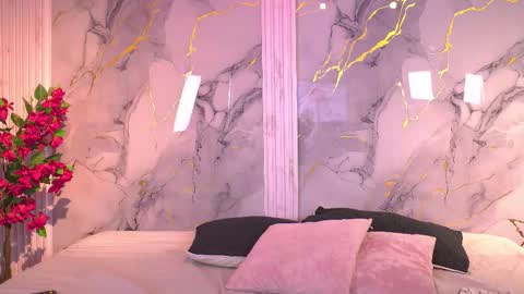 Snapshot of vanilla_hot_ chatting on 11/23/25, 07:35 vanilla_hot_ online show from 11/23/25, 07:35