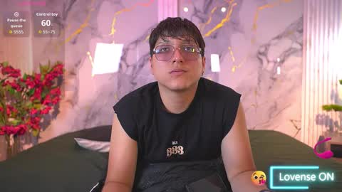 Snapshot of vanilla_hot_ chatting on 12/14/25, 07:29 vanilla_hot_ online show from 12/14/25, 07:29