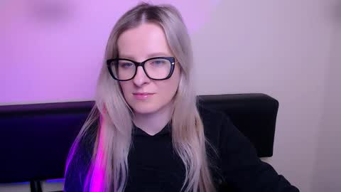 Snapshot of vanillaex_ chatting on 02/03/26, 08:52 Mia online show from 02/03/26, 08:52