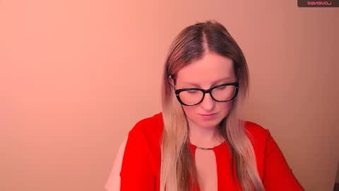 Snapshot of vanillaex_ chatting on 02/20/26, 05:15 Mia online show from 02/20/26, 05:15