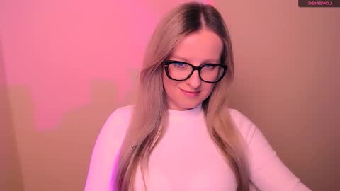 Snapshot of vanillaex_ chatting on 02/27/26, 05:57 Mia online show from 02/27/26, 05:57