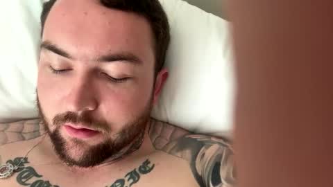 Snapshot of vanillapretzel chatting on 10/16/25, 03:46 vanillapretzel online show from 10/16/25, 03:46