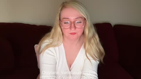 Snapshot of vanillapuddingpie chatting on 12/06/24, 12:56 vanillapuddingpie online show from 12/06/24, 12:56