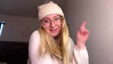 Snapshot of vanillapuddingpie chatting on 01/10/25, 09:53 vanillapuddingpie online show from 01/10/25, 09:53