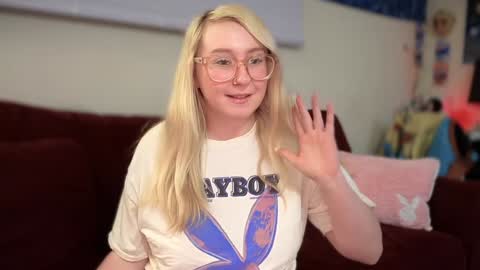 Snapshot of vanillapuddingpie chatting on 02/03/25, 01:09 vanillapuddingpie online show from 02/03/25, 01:09