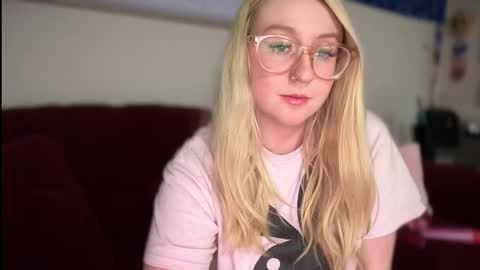 Snapshot of vanillapuddingpie chatting on 03/02/25, 03:56 vanillapuddingpie online show from 03/02/25, 03:56