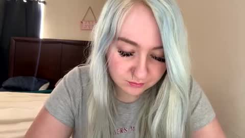 Snapshot of vanillapuddingpie chatting on 02/09/26, 08:02 vanillapuddingpie online show from 02/09/26, 08:02