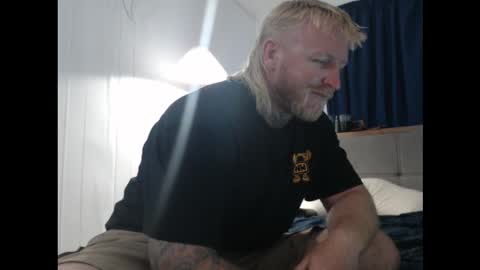 Vanillaking95 online show from 12/17/25, 11:11