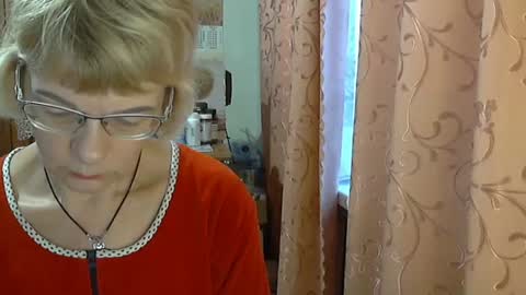 Snapshot of vanillaxcreamy chatting on 12/10/24, 12:05 Vanillaxcreamy online show from 12/10/24, 12:05
