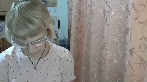 Snapshot of vanillaxcreamy chatting on 12/11/24, 12:23 Vanillaxcreamy online show from 12/11/24, 12:23