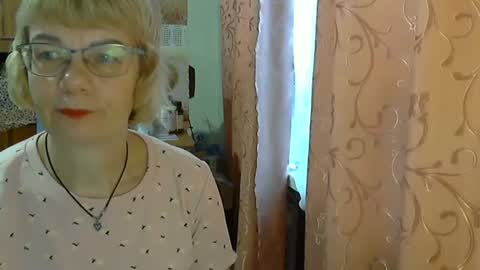 Snapshot of vanillaxcreamy chatting on 12/12/24, 10:02 Vanillaxcreamy online show from 12/12/24, 10:02