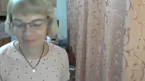 Snapshot of vanillaxcreamy chatting on 12/12/24, 02:44 Vanillaxcreamy online show from 12/12/24, 02:44
