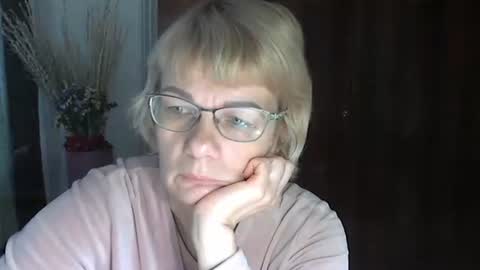 Snapshot of vanillaxcreamy chatting on 12/28/24, 10:58 Vanillaxcreamy online show from 12/28/24, 10:58