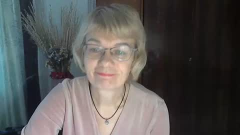 Snapshot of vanillaxcreamy chatting on 12/30/24, 09:27 Vanillaxcreamy online show from 12/30/24, 09:27